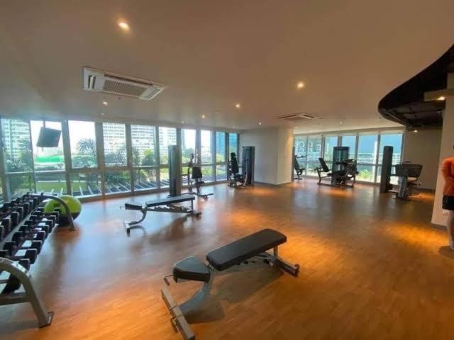 Bgc, Uptown Parksuites Tower 2 タギッグ エクステリア 写真
